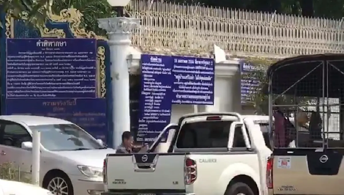 นี่เเหละคนไทย?!! ประเด็นร้อนฉ่า"คุณป้าพลังขวาน"เปิดศึก"รถจอดขวาง"..ฟังเสียงจากใน"คลิป"!! สะท้อนอะไรหลายๆอย่างในสังคมไทยยุคนี้??!! (ชมคลิป)