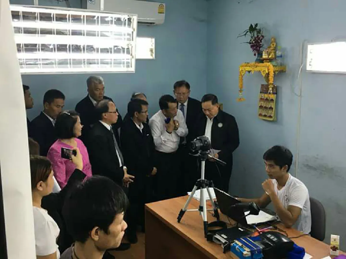 ลุยงานตั้งแต่วันแรก!! พล.ต.อ. อดุลย์ แสงสิงแก้ว รมว.แรงงานป้ายแดง ลงพื้นที่ตรวจเยี่ยม ศูนย์พิสูจน์สัญชาติแรงงานต่างด้าว สมุทรปราการ