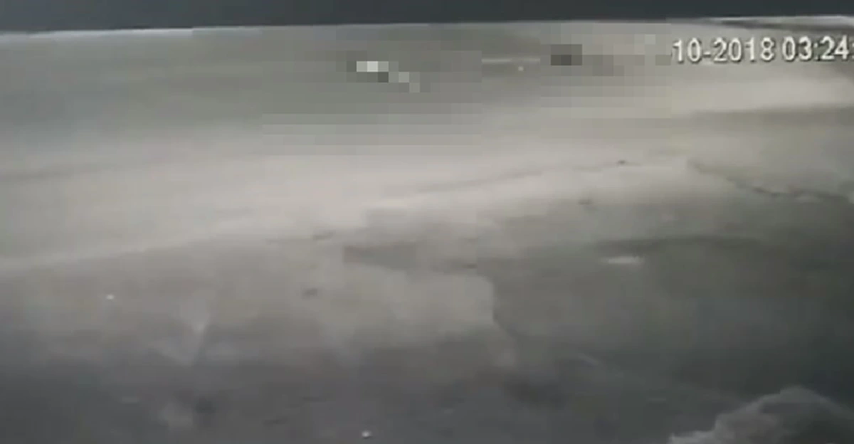 จุดจบคู่รัก วัยรุ่น"หนุ่ม-สาว"ทะเลาะกันเดือด  จอด"จยย."เคลียร์ปัญหากลางถนน เจอรถชนดับ!! คันตามหลังเหยียบซ้ำอีก!!