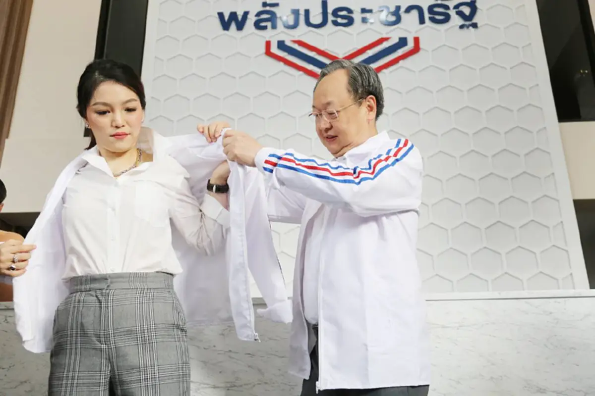 ถึงเวลาเสียสละ(อีกครั้ง)... โปรไฟล์ไม่ธรรมดา \"มาดามเดียร์\" จากผจก.ทีมช้างศึกU23 สู่สนามการเมือง \"พรรคพลังประชารัฐ\"
