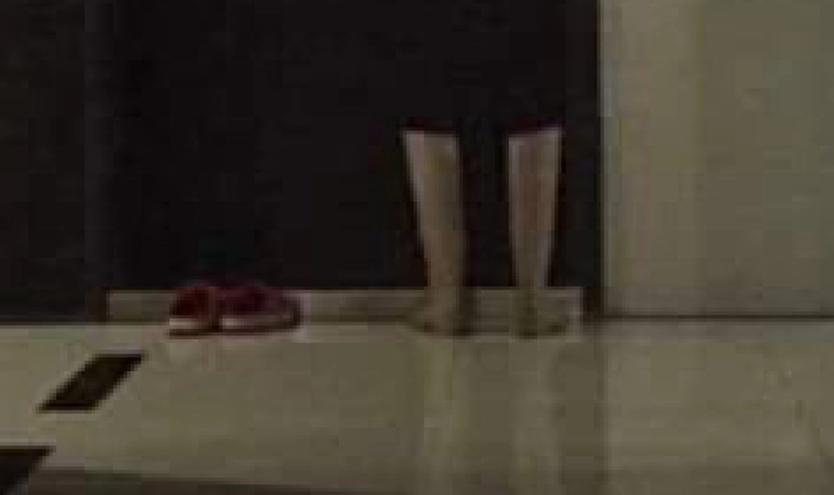 หนุ่มโพสต์ภาพพาหลอน เห็นแล้วหัวใจเกือบวาย นึกว่าใครยืนหน้าห้อง