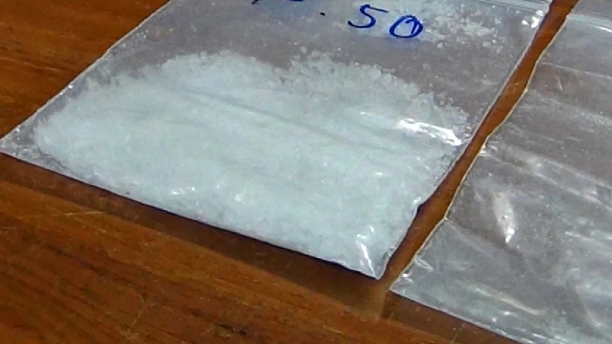 #ไฮ "แฮชแท็กยอดนิยมในทวิตเตอร์ แฮชแท็กขายยาแนบวิธีใช้นัดสวิงกิ้งหมู่จนเป็นเรื่องปกติ "ของเล่นชิ้นใหม่ภัยสังคม" (รายละเอียด)