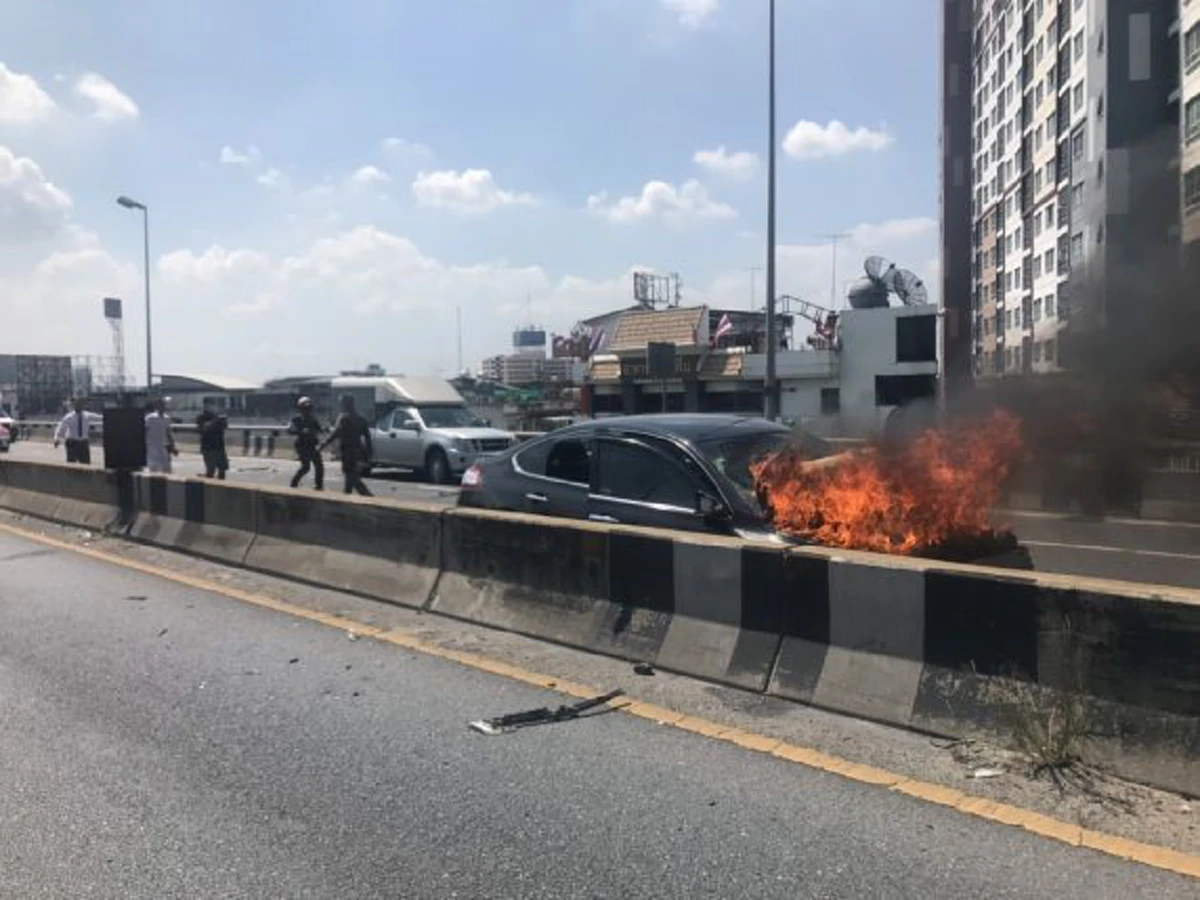 สุดยอดตำรวจน้ำดี เปิดใจ"ผู้กองฮีโร่" ลุยทุบกระจกช่วยอาจารย์ม.มหิดล  ก่อนเพลิงไหม้รถ!! "ตอนนั้นรีบก็รีบ เเต่การช่วยคนก็สำคัญเหมือนกัน" (คลิป)