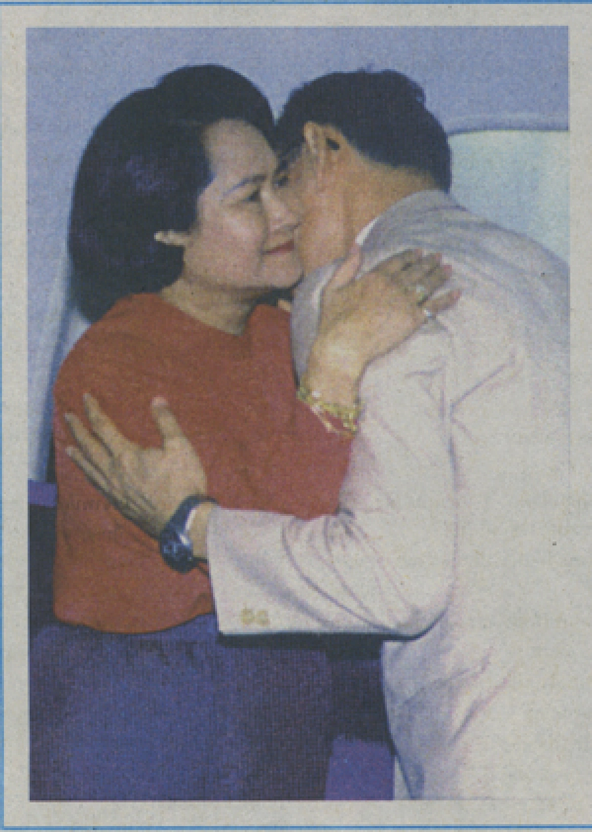 ๖ พฤษภาคม วันคล้ายวันประสูติสมเด็จพระพี่นางฯ ย้อนชมภาพ ความรักความผูกพันระหว่าง ในหลวง ร.๙ กับ สมเด็จพระพี่นางเธอ ฯ ดูแล้วอบอุ่นในหัวใจ !!!