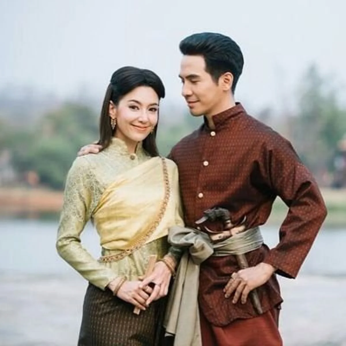 แฟนคลับไทย-จีน ทุ่มเงินเหมาจอทั่วเมืองกรุง เปิดวีดีโออวยพรวันเกิด "โป๊ป ธนวรรธน์" ครบรอบ 36 ปี