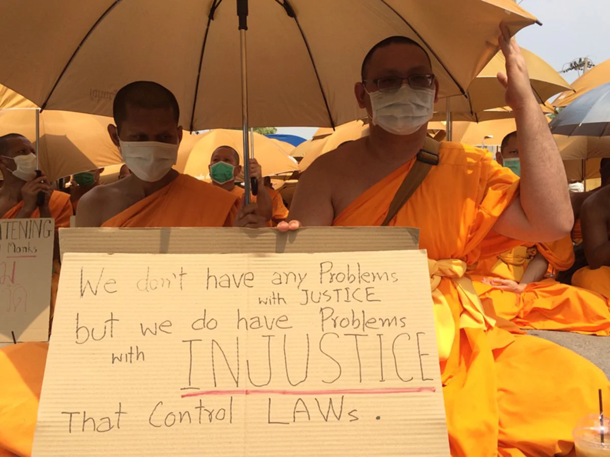 เอาสิ..ไม่ผิดก็ออกมา!! "บิ๊กตู่" ปัดจ้องทำลายพุทธศาสนาตามสาวกธรรมกายกล่าวหา ลั่นจะยกเลิกม.44 ทันที ถ้า "พระธัมมชโย" ยอมมอบตัวให้ตรวจสอบ !?!