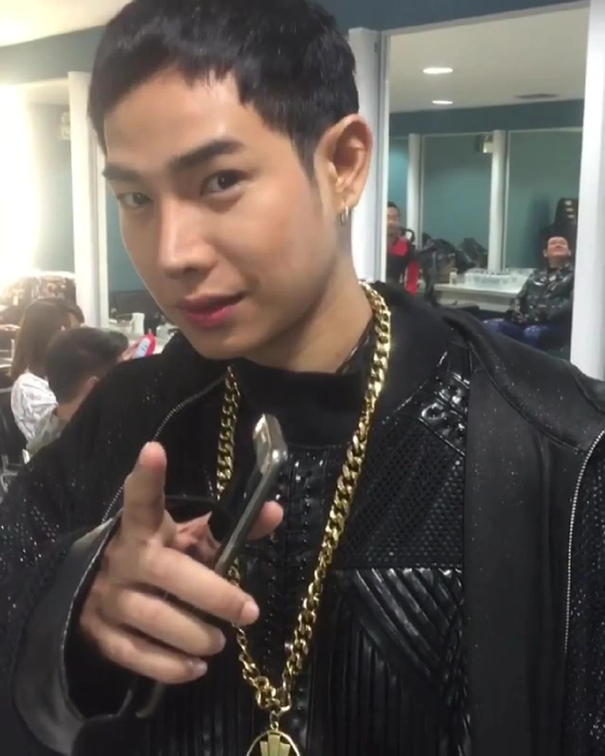 สมหวังแล้วจ้า!! "เป๊ก ผลิตโชค" โพสต์ข้อความถึง "ทอม Room39" หลังถอดหน้ากากทุเรียน งานนี้อ่านแล้ว #เรือผีทำงานเลย !?!