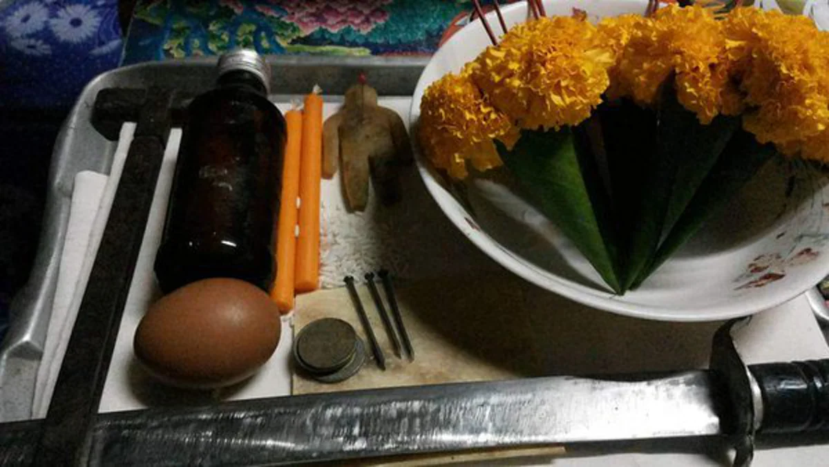 ยาสั่ง!!! ไสยศาสตร์มนต์ดำ อีกอย่างหนึ่งที่นิยมใช้กันมาก เผลอกินเมื่อไหร่!! ตายเมื่อนั้น!! เผย..สูตรลับ "ยาสั่ง" รู้ไว้ดีกว่าแน่ๆ!!