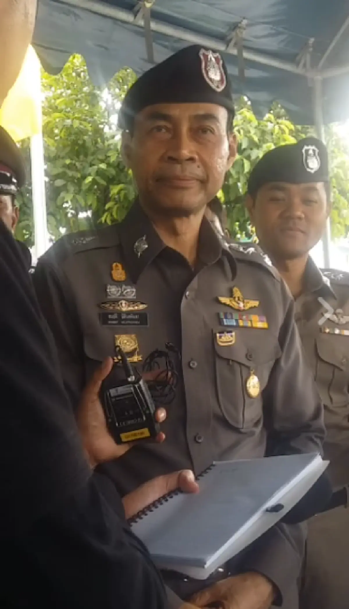 บ่ายนี้เจอกันใหม่!!! "ผบช.ภ.1" เผย เตรียมประกอบกำลังพลหลายกองร้อย เข้าจุดตลาดกลางคลองหลวง ฐานที่มั่นมวลชนธรรมกาย (คลิป+รายละเอียด)