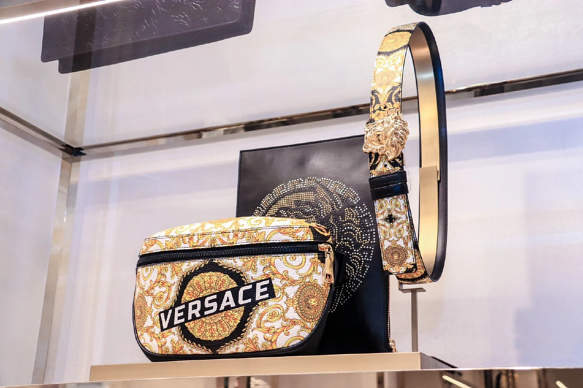เปิดตัว เวอร์ซาชี (Versace) สาขาแรกแห่งเดียวในภูเก็ต พร้อมคอลเล็คชั่นฤดูใบไม้ผลิและฤดูร้อน 2019 ณ เซ็นทรัล ภูเก็ต