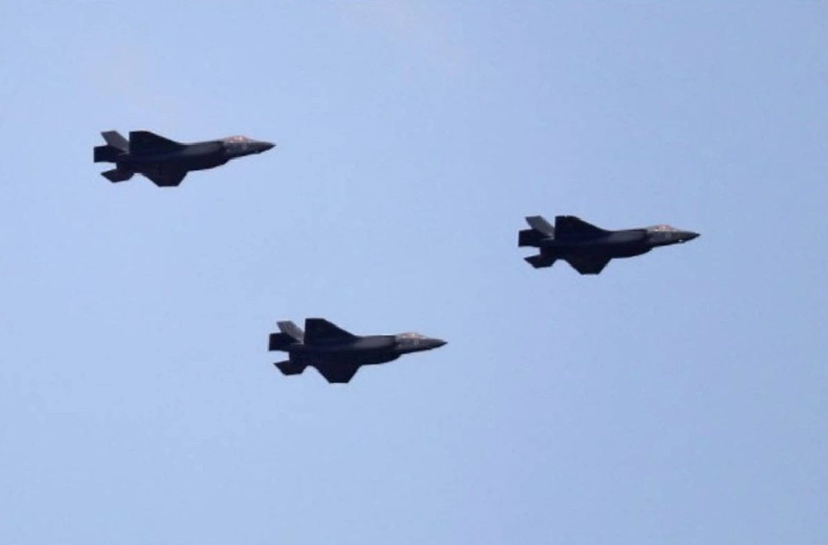 นายทุนใหญ่อเมริกา!! “อิสราเอล” ขนเครื่องบินรบอวดโฉมในวันชาติ รวมถึง F-35 ที่ประจำการเป็นประเทศแรก นอกเหนือจาก “สหรัฐฯ”