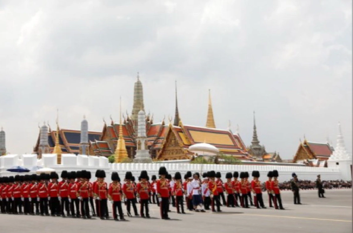 สื่อนอกเผยแพร่ภาพ “ขบวนพระบรมราชอิสริยยศ”  ไปทั่วโลก งดงามสมพระเกียรติ