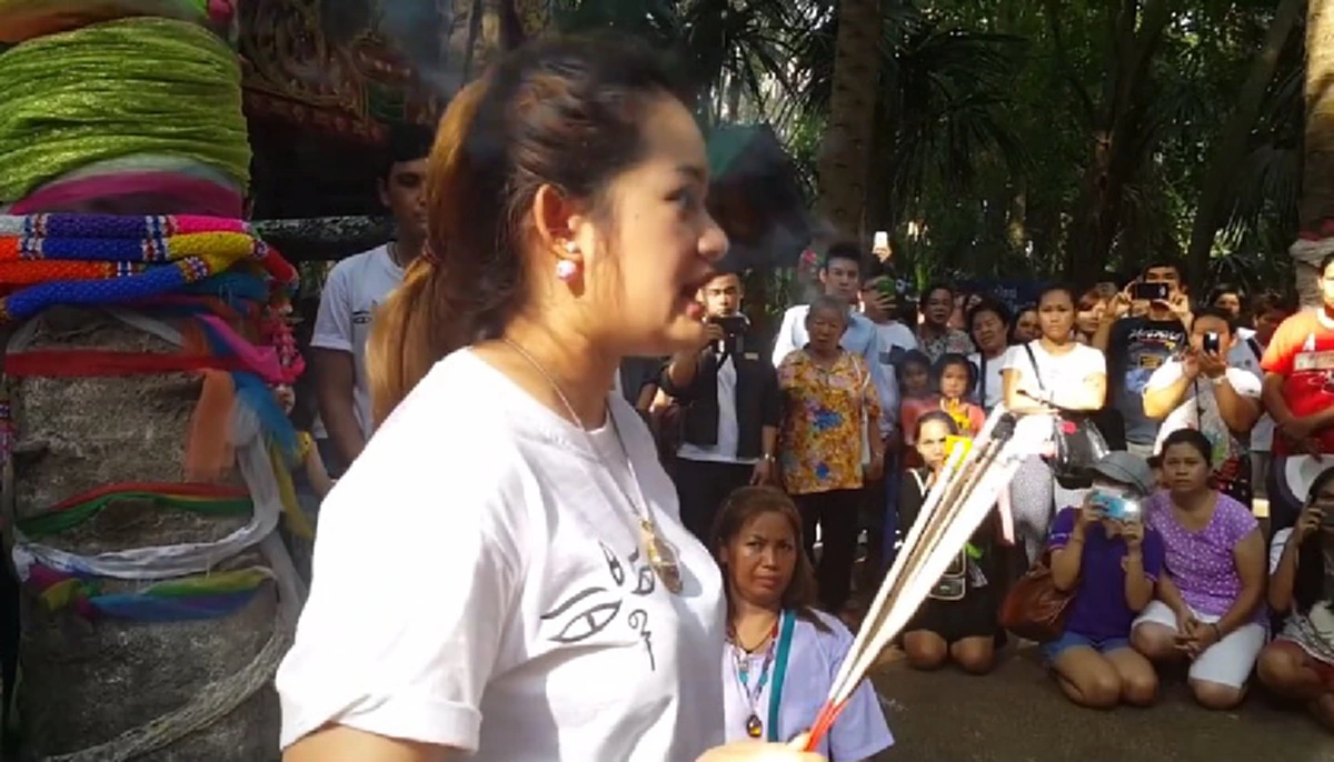 ชมกันชัด ๆ ตัดสินกันเอง!! แย่งชิงลูกแก้ววิเศษที่คำชะโนด เมื่ออีกฝ่าย ไม่ได้ลูกแก้ว พญานาคเข้าสิง บอกว่า ลูกแก้วเรา ใครก็เอาไปไม่ได้ (คลิป)