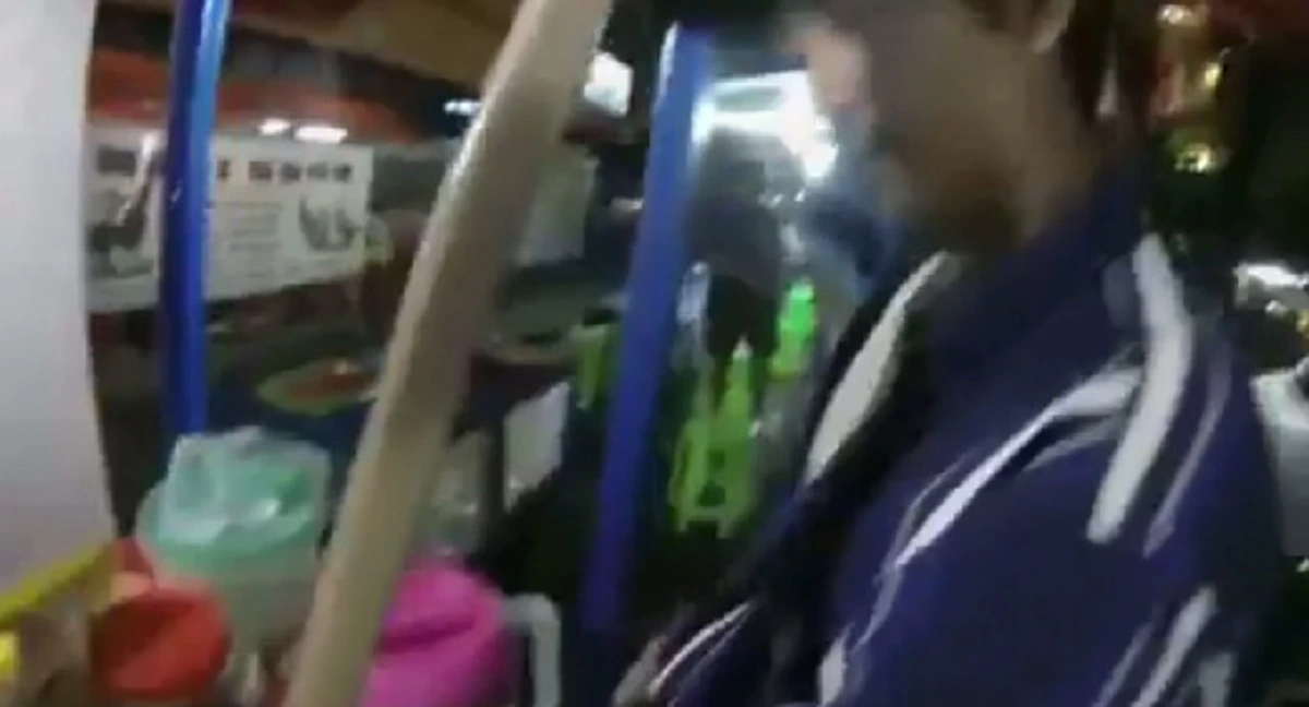 ถ้าคุณกล้า ท้าให้ลอง!! สะเต๊ะงูเห่า..ทำกันสดๆ เป็นๆ น่าทานขนาดไหนไปดูกัน (คลิป)