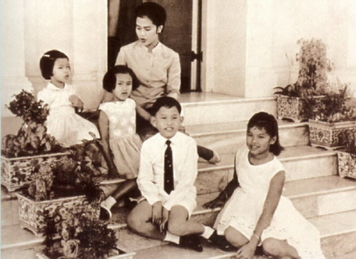 เรื่องเล่าเมื่อครั้งก่อน สมเด็จพระราชินีในร.9 ทรงตรัสเรียกในหลวงร.10  องครักษ์ประจำตัวฉัน