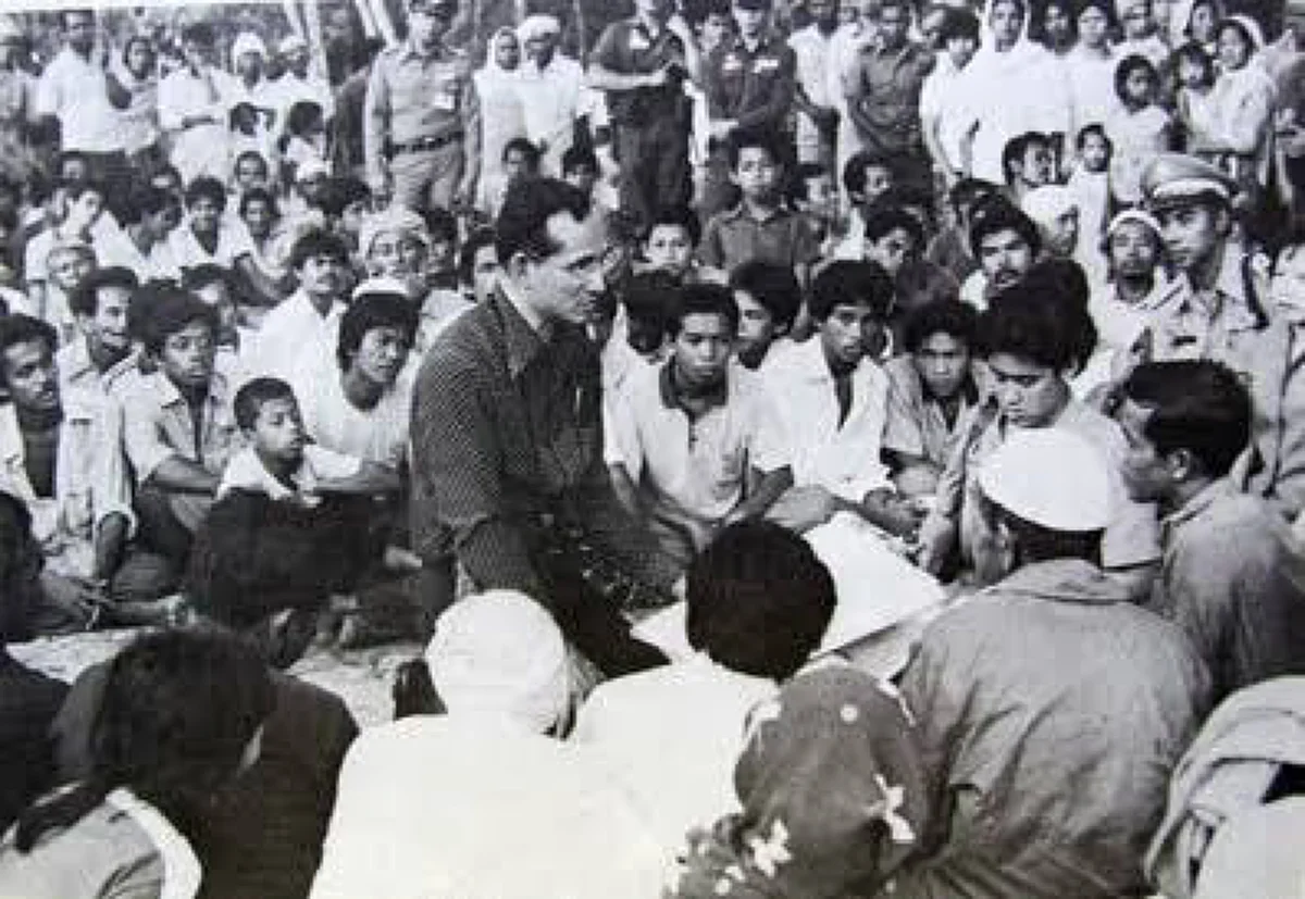 "ใต้ร่มพระบารมี ... ทรงเป็นธรรมราชาแห่งแผ่นดิน" ...ทศพิธราชธรรม ธรรม10ประการ ที่ในหลวง ร.9 ทรงเป็นต้นแบบเพื่อพสกนิกรได้เดินตามรอยพระบาท !!!