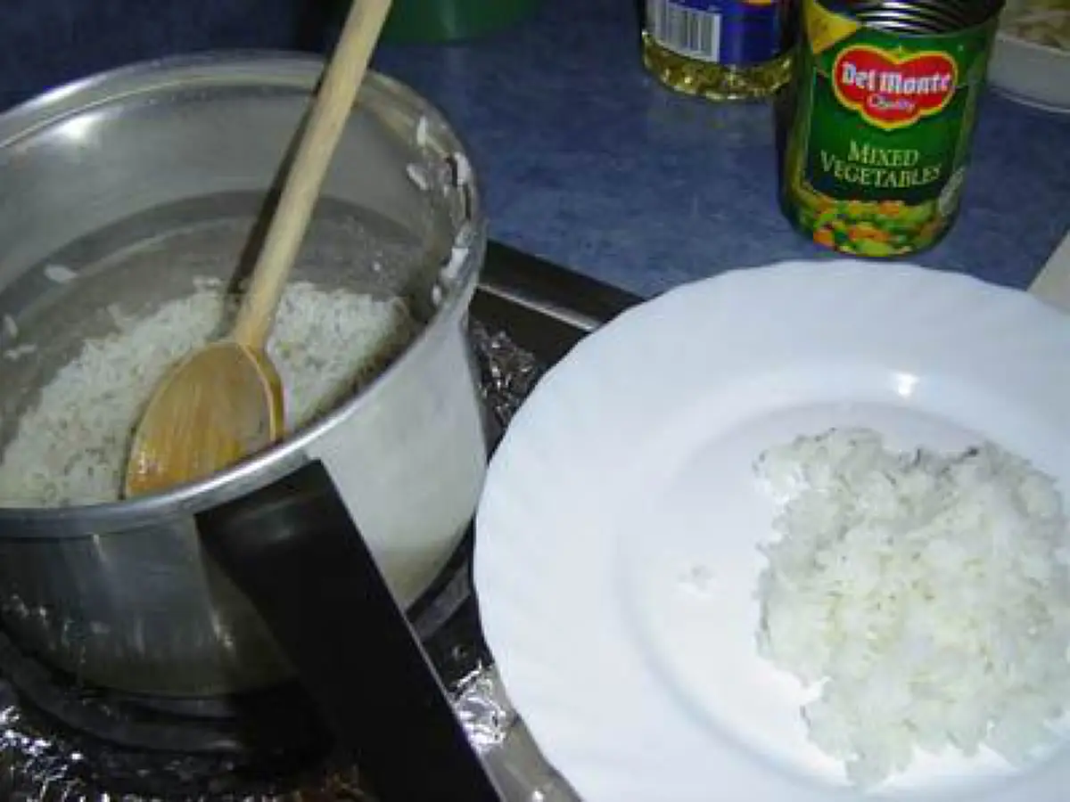 โง่มาตั้งนาน!! สุดยอดเคล็ดลับ วิธี "หุงข้าว" ไม่ให้แข็งติดก้นหม้อ และถนอมข้าวไม่ให้บูดเร็วอีก!! พอเห็นทำเอาช็อกตาค้าง แชร์เก็บไว้ด่วนๆ