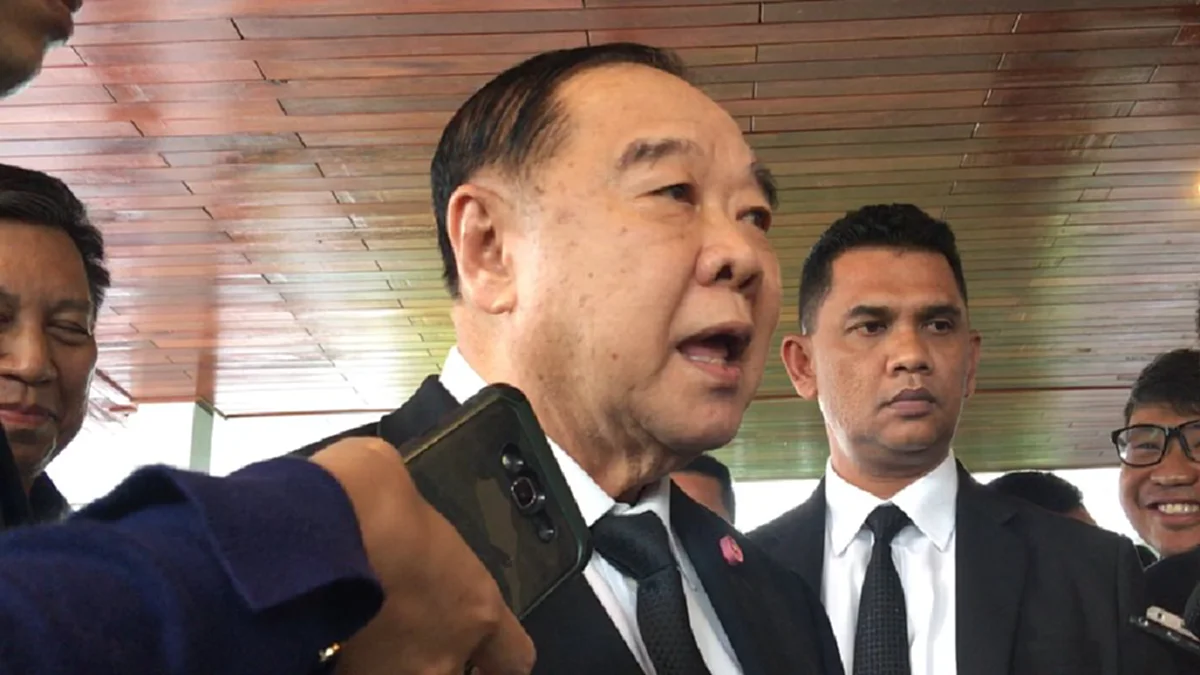 คิดเองเออเอง!! “บิ๊กป้อม” เปรย “บิ๊กตู่” อาจลงเลือกตั้งก็ได้ขึ้นอยู่กับสถานการณ์ ปัดเป็น "ผู้จัดการรัฐ” นั่งยันนอนยันไม่เล่นการเมือง