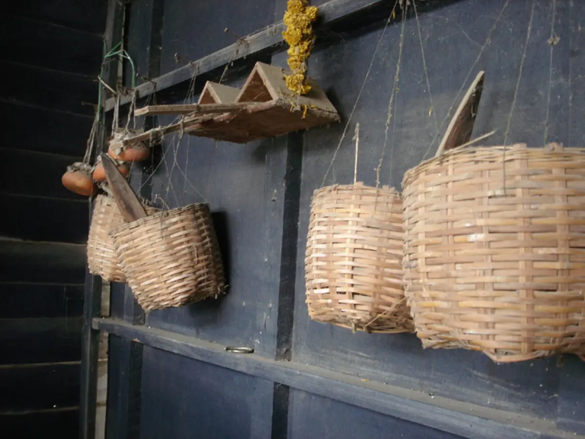 ห้าม..ลบหลู่เด็ดขาด!! "หม้อยายกุเลา" ..ผีบรรพบรุษ  ความเชื่อของชาวบ้านหนองขาว กาญจนบุรี ที่นับถือกันทุกหลังคาเรือน ต้องสืบทอดต่อๆกันไป !!