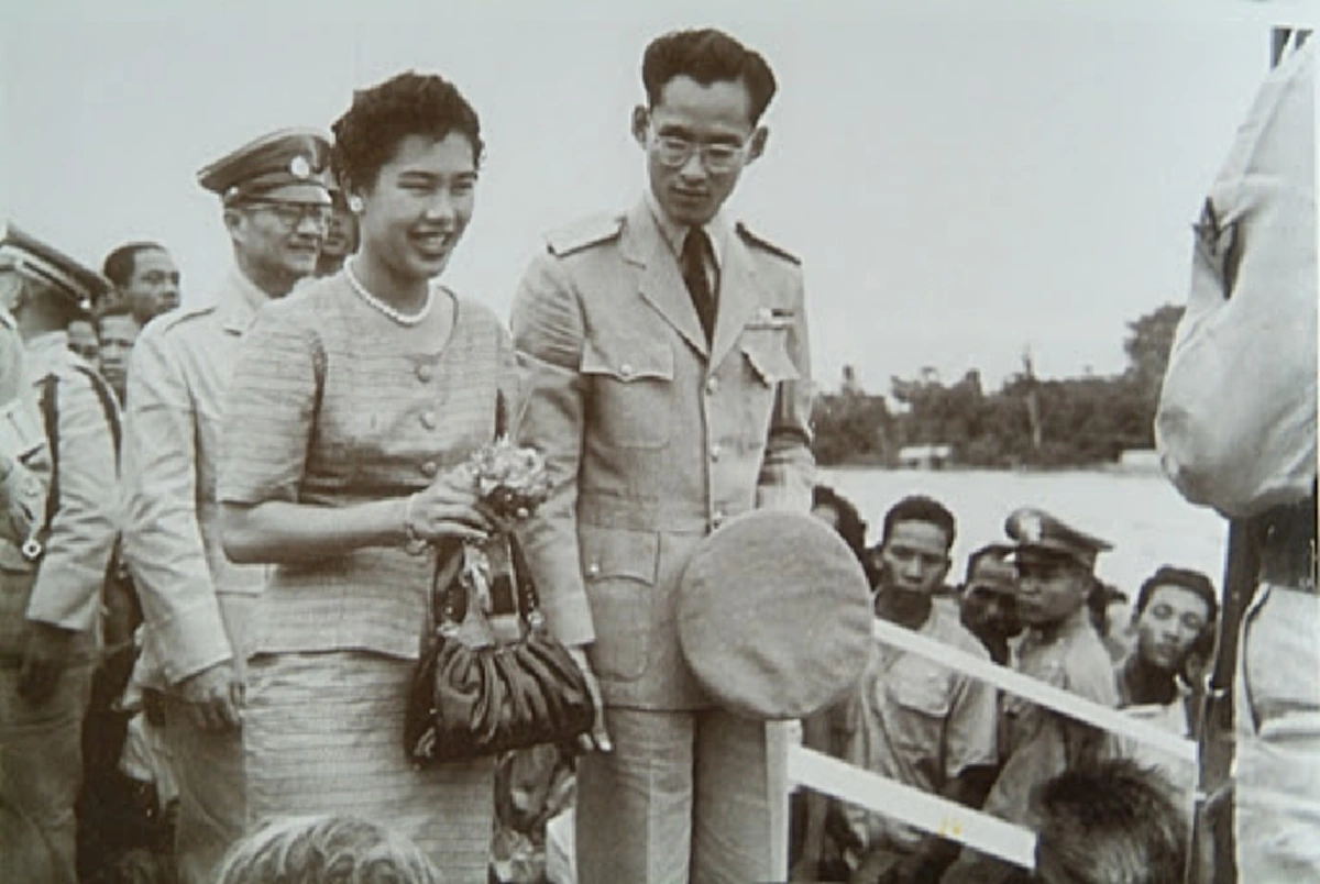 รู้ไหม..กำลังพระราชหฤทัยของในหลวงคืออะไร ทรงทำให้ในหลวงถึงกับมีพระราชดำรัสว่า "ไม่เคยนึกกลัว เพราะรู้ว่ามีคนห่วง เอาใจช่วยอยู่ตลอดเวลา"