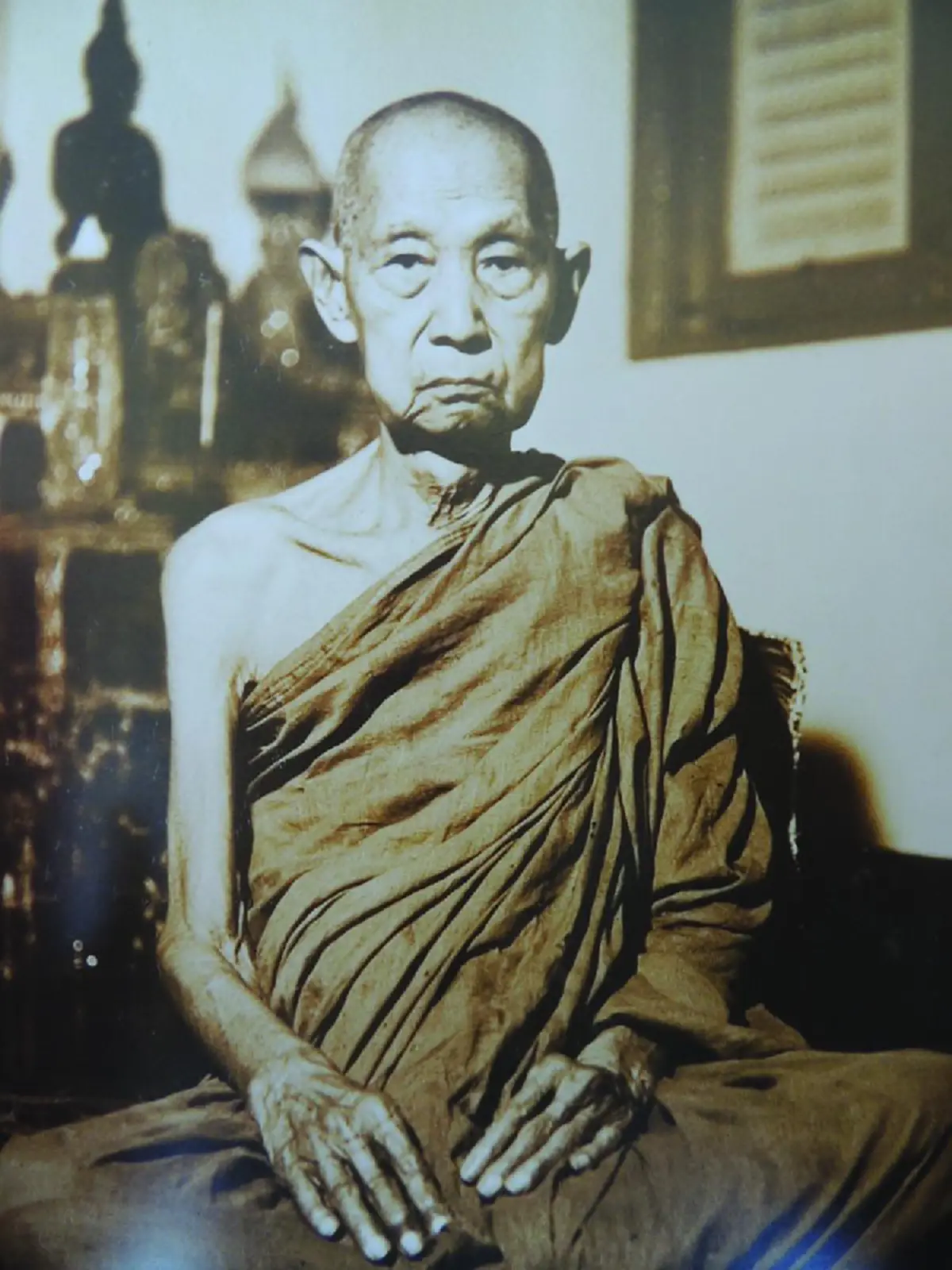 พระวิญญาณสมเด็จฯ กรมหลวงวชิรญาณวงศ์!! เปิดเรื่องเล่า..เมื่อเดินสวนกับพระผู้ใหญ่แก่ๆ ท่าทางใจดี ห่มครองจีวรสีกรัก ที่หอสหจร วัดบวรฯ!!