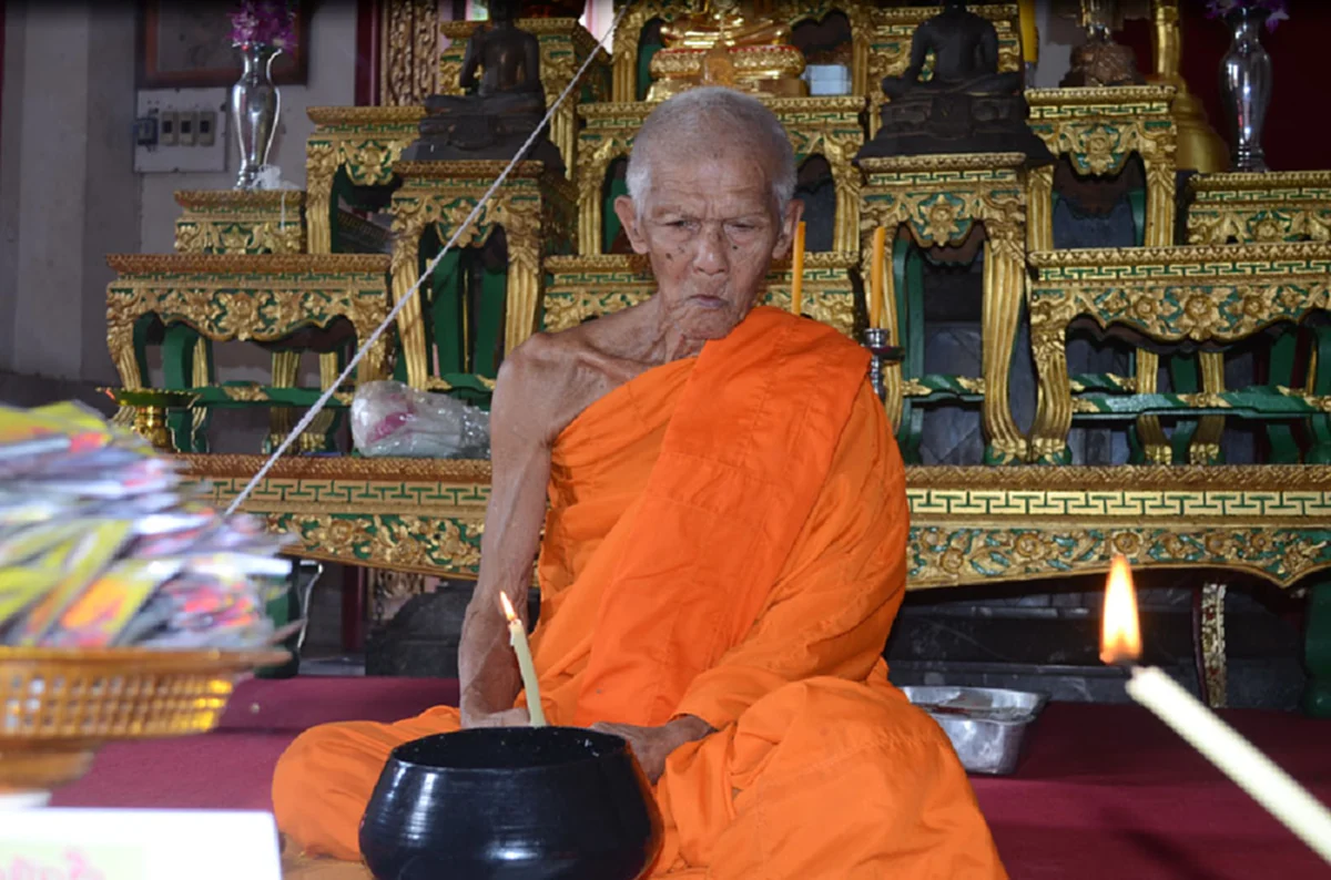 หลานหลวงปู่พริ้ง ผู้เป็นอาจารย์เสด็จเตี่ย.. "หลวงปู่ลอง เสือบางปะอิน" พระเกจิผู้เรืองอาคม ทั้งเหนียว และเสน่ห์เมตตา หาที่ติมิได้..