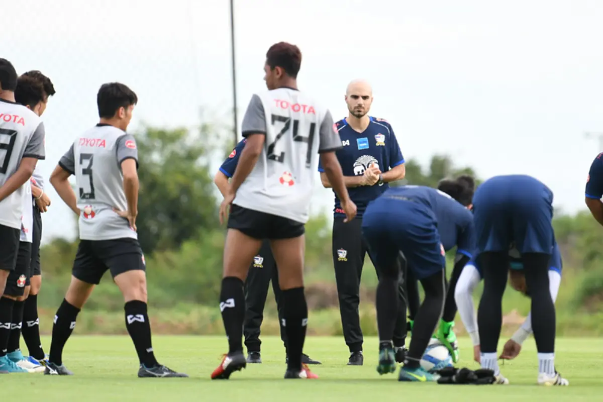 ช้างศึก U21 ซ้อมต่อเนื่อง...โค้ชฆูเลียนเน้นเรื่องการเจาะคู่ต่อสู้ที่มีการตั้งรับต่ำ