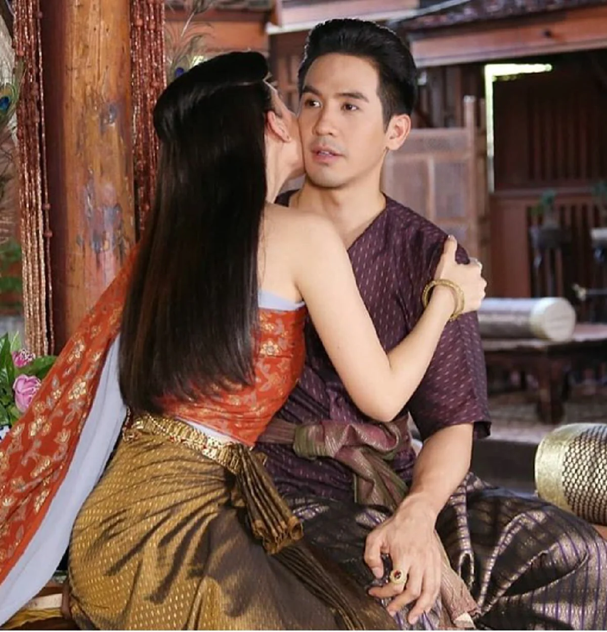 กระจ่างแล้ว!! "รอมแพง" เฉลยเอง! คู่ครองตัวจริง "คุณพี่หมื่น" เป็นใคร... หลังโซเชียลแชร์ว่อน "อีปริก" คือคู่ครองที่แท้จริง!??