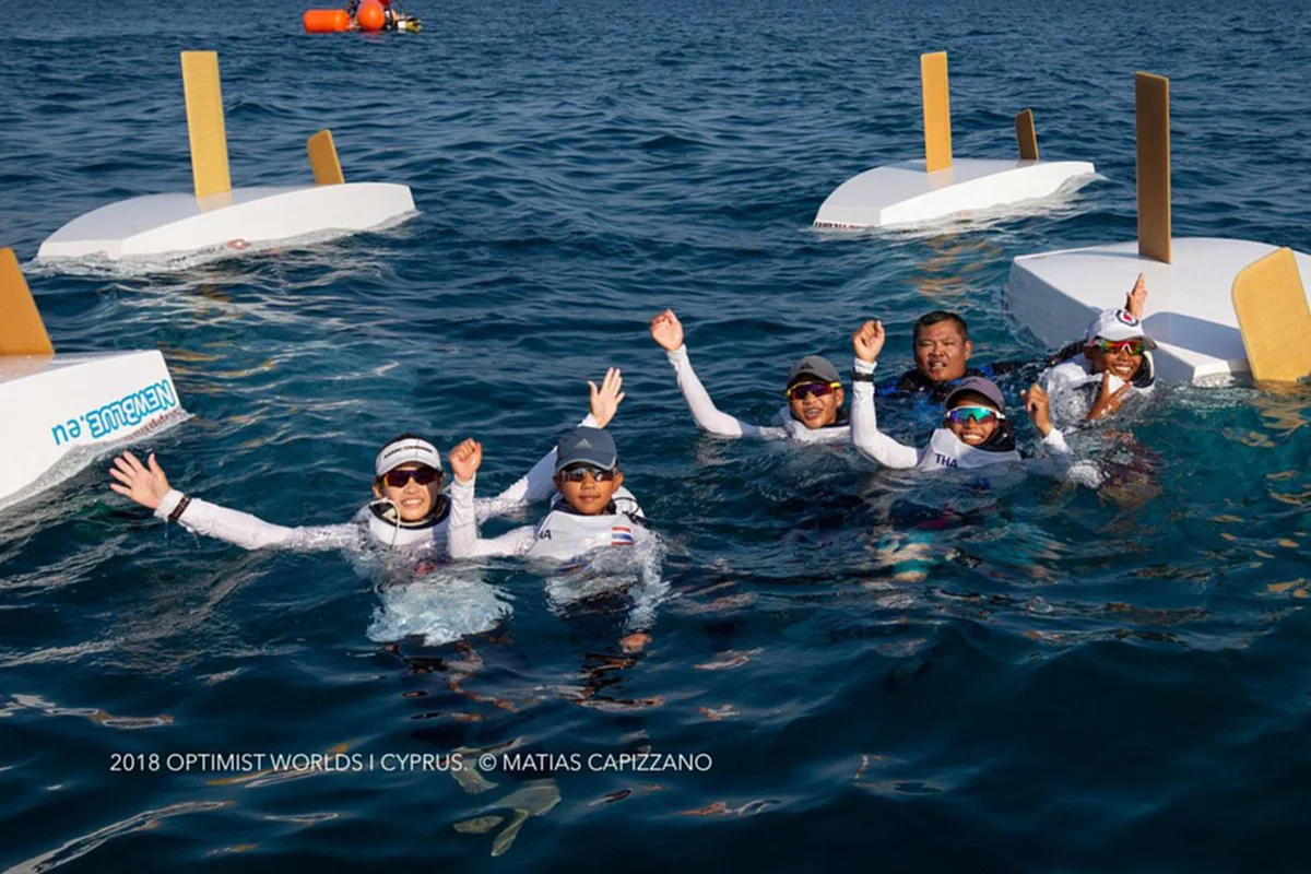 ข่าวใหญ่ข้ามทวีป 5 เยาวชนทีมชาติไทยร่วมใจคว้าแชมป์โลกแข่งเรือใบ 2018 สถิติสุดยอดคว่ำอิตาลีรอบชิง