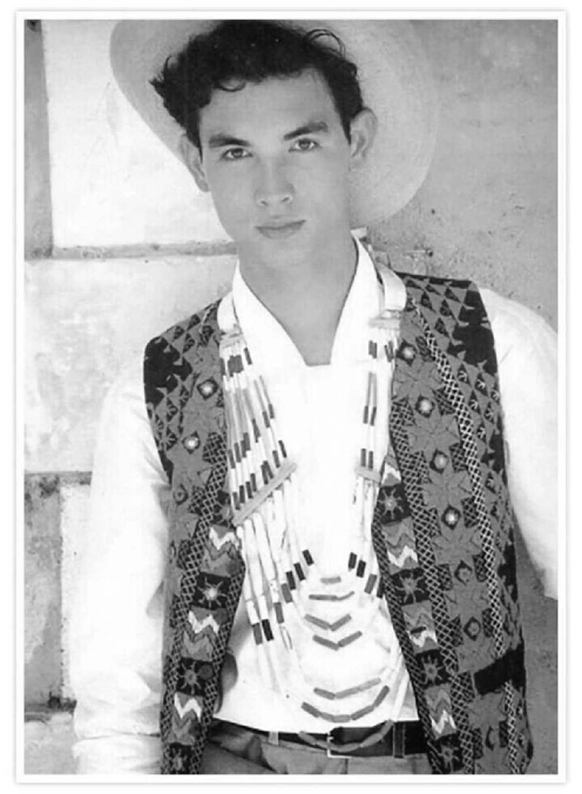 แฟนคลับร่วมจัดดอกไม้รอบเมรุ ร่วมอาลัย"โอ วรุฒ" ครั้งสุดท้าย "แม่อรพิน" ฝันเห็นลูกชายยิ้มแย้ม ปีนรั้วมาหาที่บ้าน