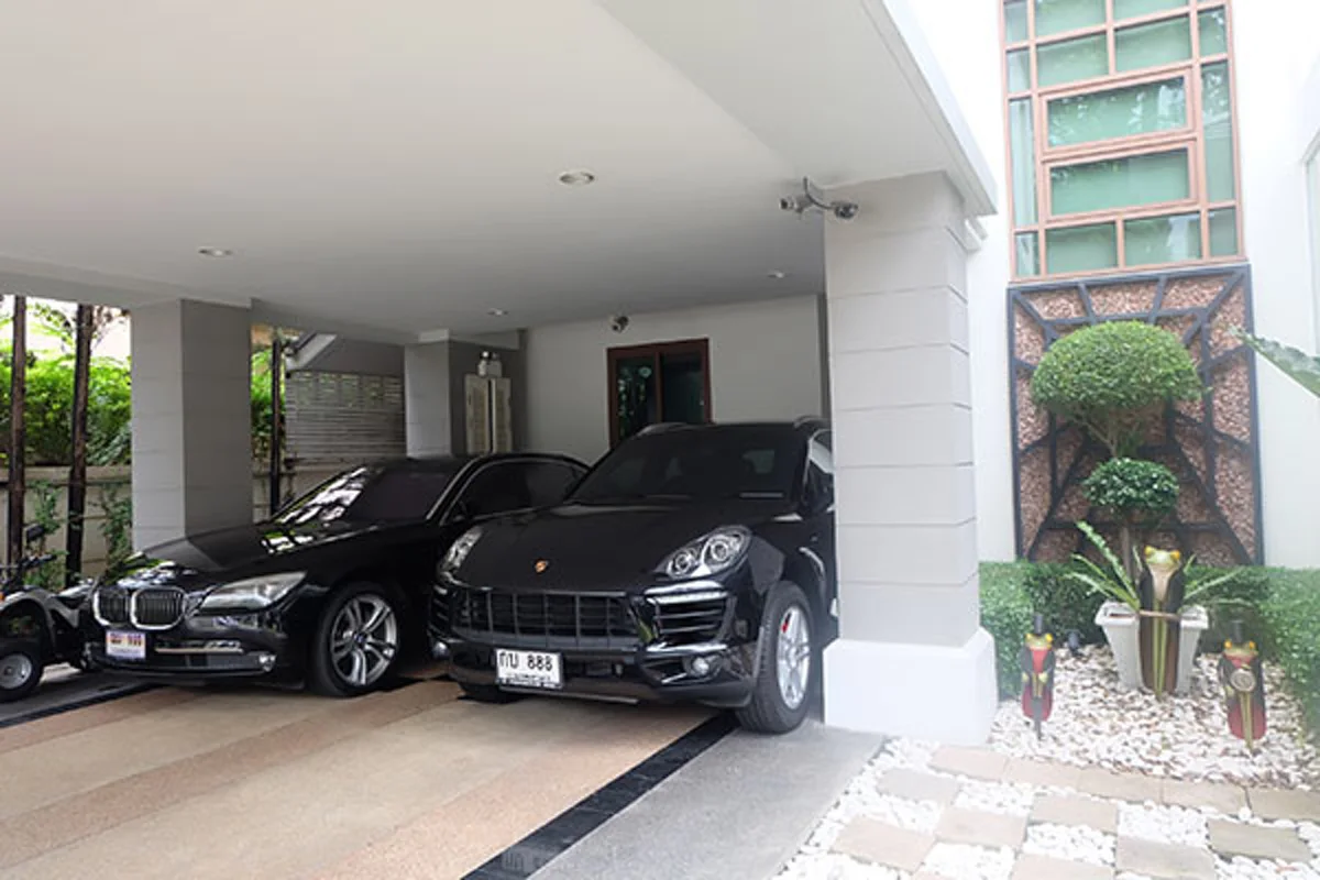 #เวอร์วังอลังการล้านแปด!! ส่อง "คฤหาสน์ 30 ล้าน" ของ "อดีตนางสาวไทย" หรูหราเกินบรรยาย ใครเห็นต้องตะลึงค้าง จนตีลังการอบห้อง !! (ชมภาพ)