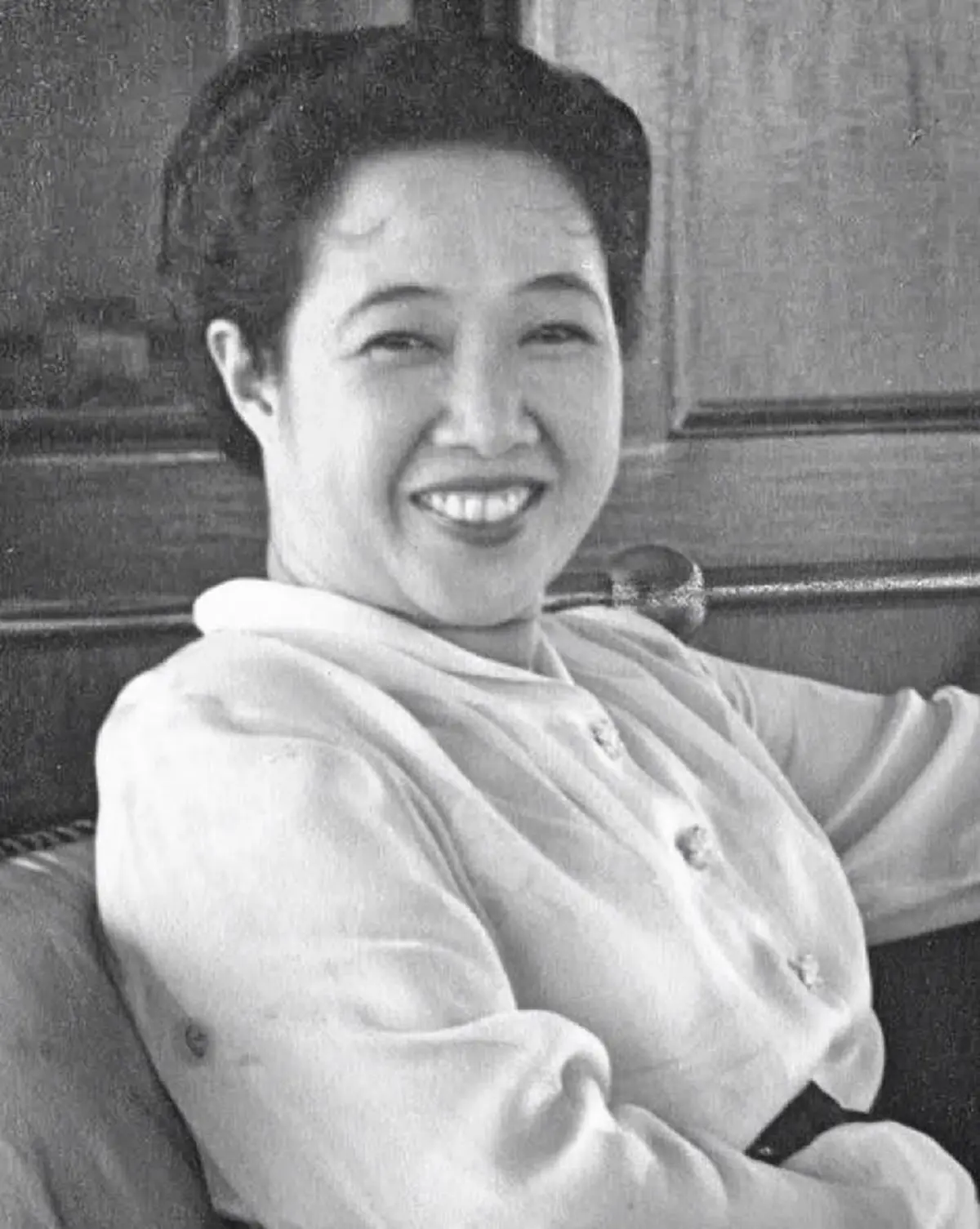 ประทับใจคนไทยยิ่ง!! พระจริยวัตรของ "สมเด็จพระนางเจ้ารำไพพรรณี" ที่ทำให้ "สมเด็จย่า" ถึงกับทรงทรุดพระองค์หมอบกราบทันที!! #น้อมรำลึก