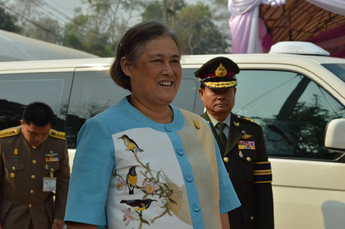 สุดเรียบง่าย!! เปิดพระตำหนักแห่งใหม่ของสมเด็จ”พระเทพรัตนราชสุดาฯ” ที่ จ.อุทัยธานี ทีที่ท่านใช้ชีวิตอย่างสามัญชนทั่วไป(ชมคลิป)