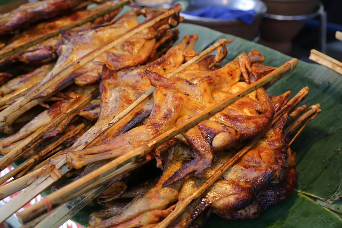 สามสาวเซเลบริตี้ดัง ชวนไปอิ่มอร่อยกับร้านอาหารและสตรีทฟู้ดดังจากทั่วพระนคร ในงาน “กรุงเทพธารา ไทยเท่ เสน่ห์นคร @ centralwOrld”