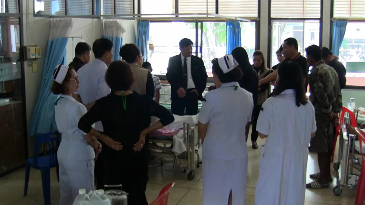 ช่วยกันแชร์!!!หนูน้อย 10ขวบขาดเรียนประจำไหนจะต้องดูพ่อที่ป่วยอยู่โรงพยาบาลและรีบกลับบ้านมาดูแม่ที่ฟั่นเฟือนช่วยตัวเองไม่ได้!!วอนเมตตา