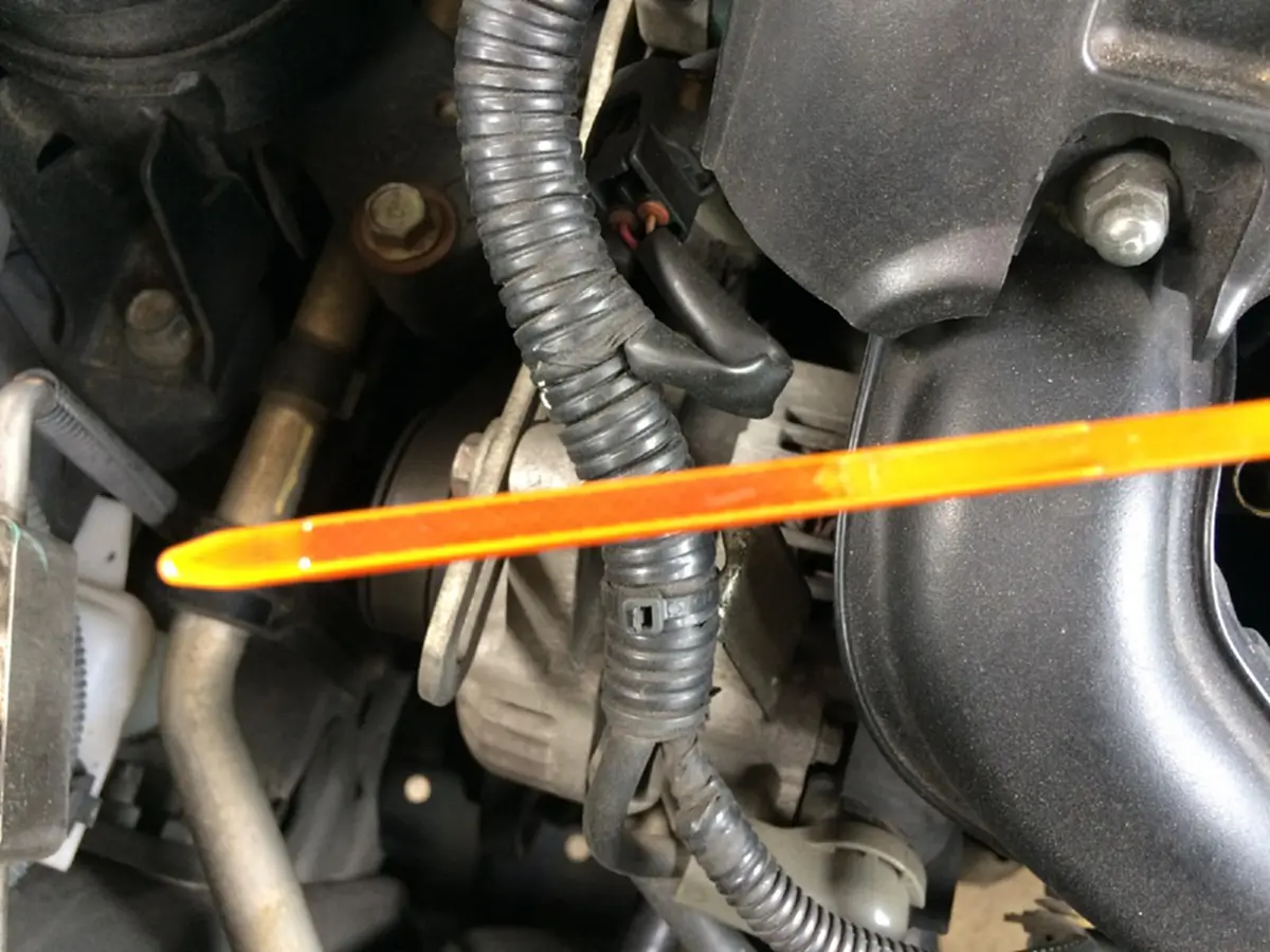 แชร์แบ่งปันบ้างก็ดีเน้อ?? มองข้ามไม่ได้เลย  "ระดับน้ำมันเครื่อง"  เรื่องใกล้ตัวแต่ผู้ขับขี่รถยนต์ไม่รู้จริงๆ..วัดอย่างไรให้เหมาะสม??