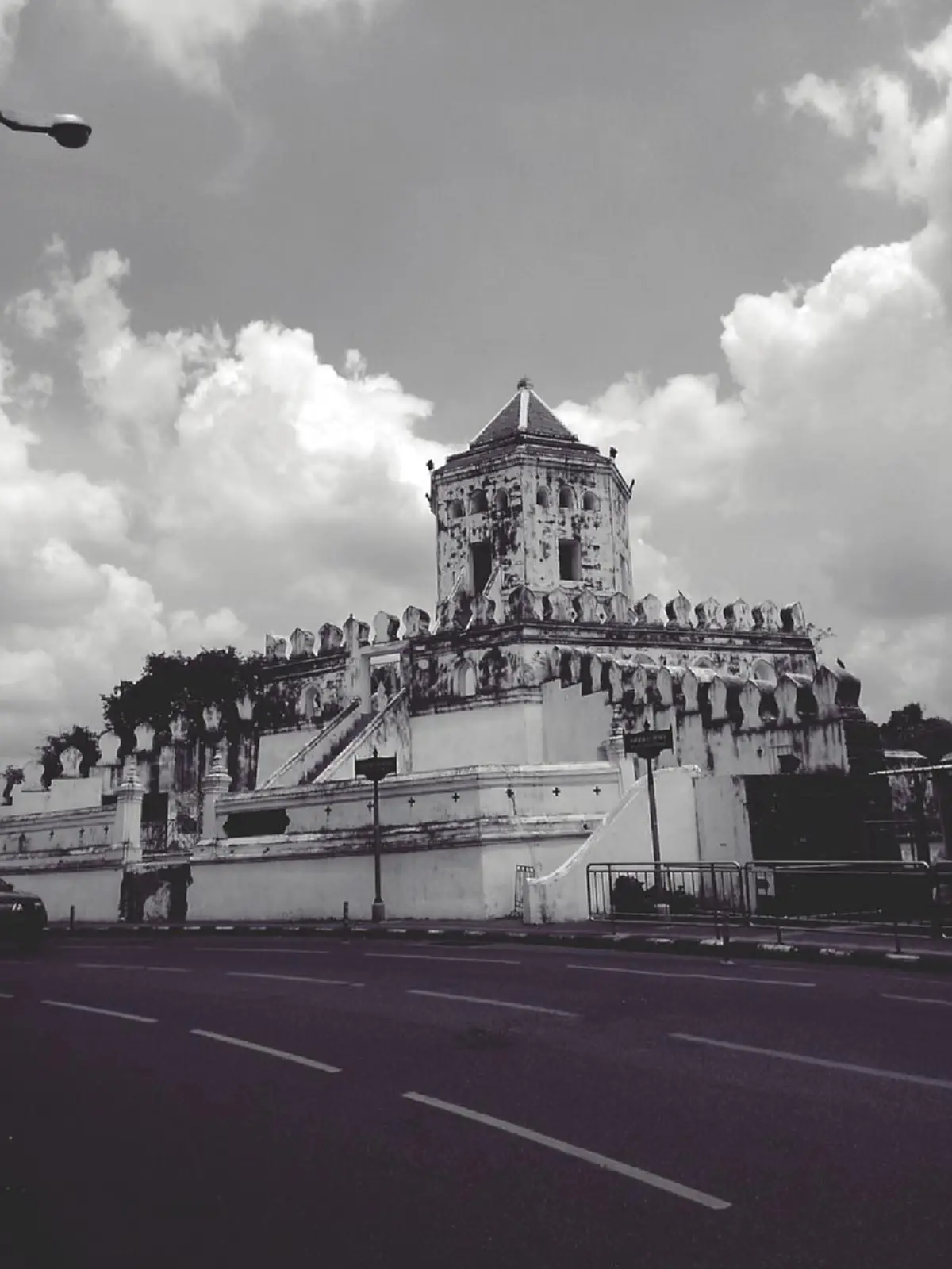 เรื่องเล่าลือกลางพระนคร !! เปิดตำนาน "พรายน้ำที่ป้อมพระจันทร์" เมื่อเกิดคดีคนหายที่ท่าน้ำ ไม่น่าเชื่อว่าเคยเกิดเหตุการณ์นี้ขึ้นกลางกรุง !!