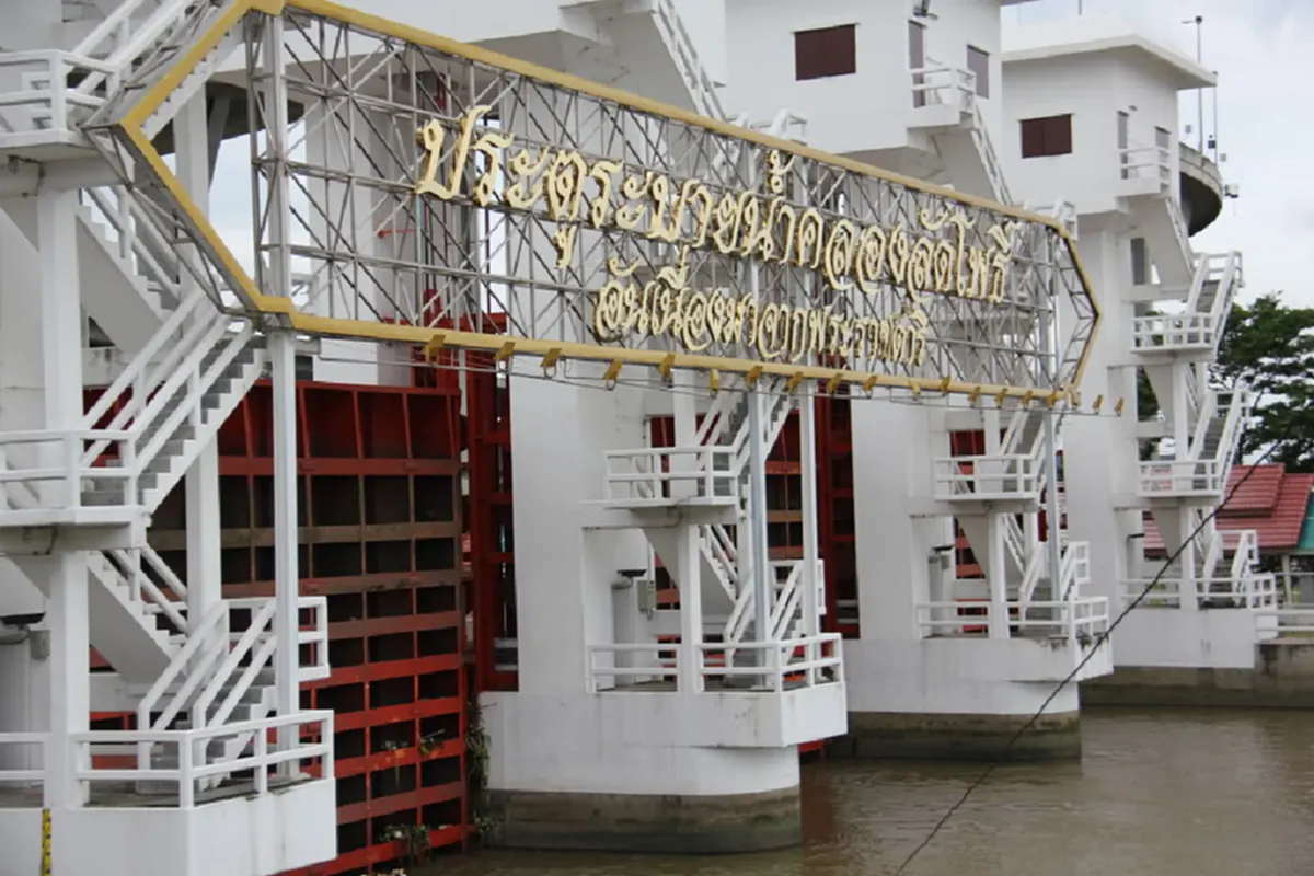 สุขทั้งแผ่นดิน!! โครงการพระราชดำริ ๗๐ ปีแห่งการครองราชย์ ใต้ร่มพระบารมีของพ่อหลวงรัชกาลที่ ๙ พระมหากษัตริย์ผู้ทรงงานหนักที่สุดในโลก (ชมคลิป)