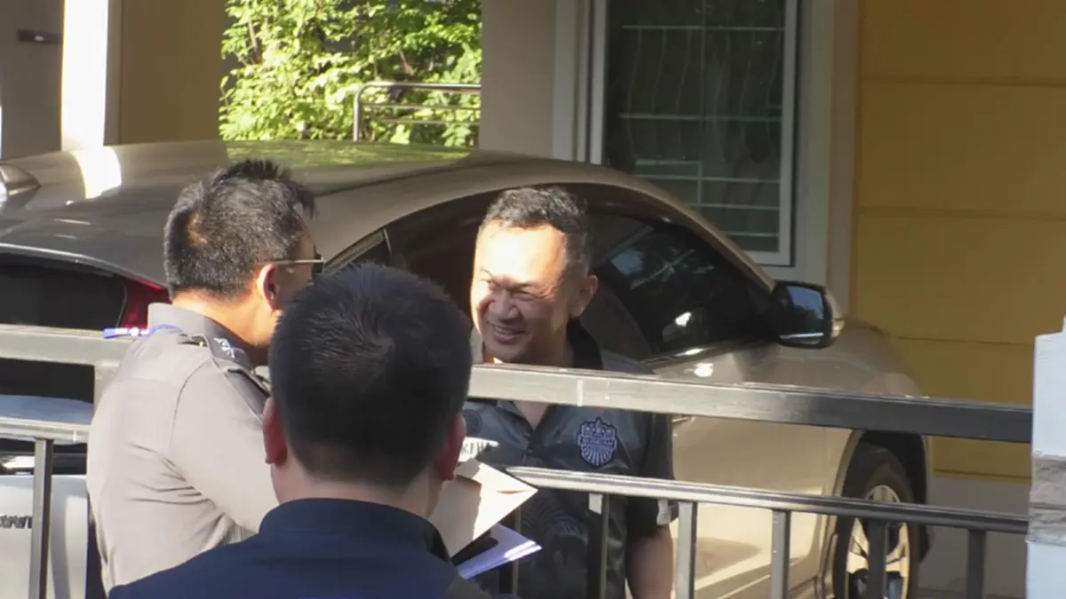 "2 อดีตผอ.พศ."พัวพันโกงเงินทอนวัด!! สัมพันธ์ดี"ธรรมกาย" นี่หรือคนโปรดมหาเถรฯ??!!