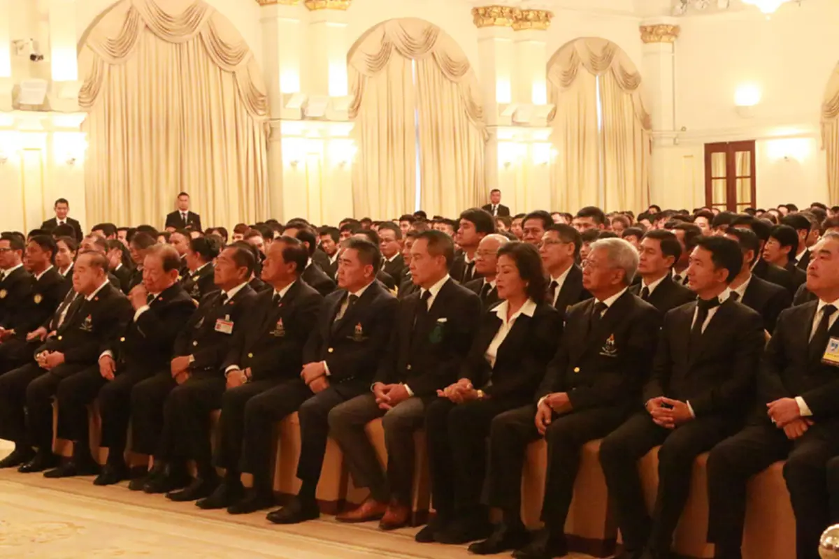 นายกฯ และ เลขาธิการฯ นำตัวแทนนักฟุตบอลหญิงทีมชาติไทย รับโอวาท จากนายกรัฐมนตรี ก่อนแข่งขันซีเกมส์ (เจอดี-มีคลิป)