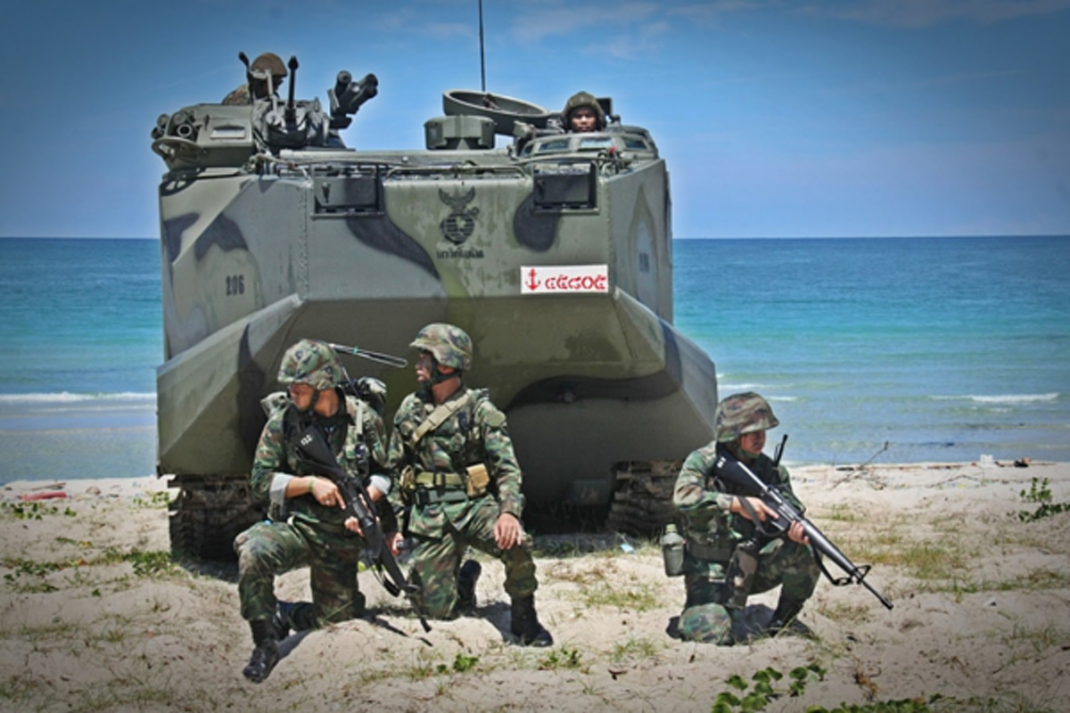 เพราะเหตุ นายทหารร้องเพลงไม่ได้ !!! ทหารนาวิกโยธิน จึงได้รับเพลงมาร์ชพระราชนิพนธ์ที่ทรงเกียรติจาก รัชกาลที่ 9 (คลิปเพลง)