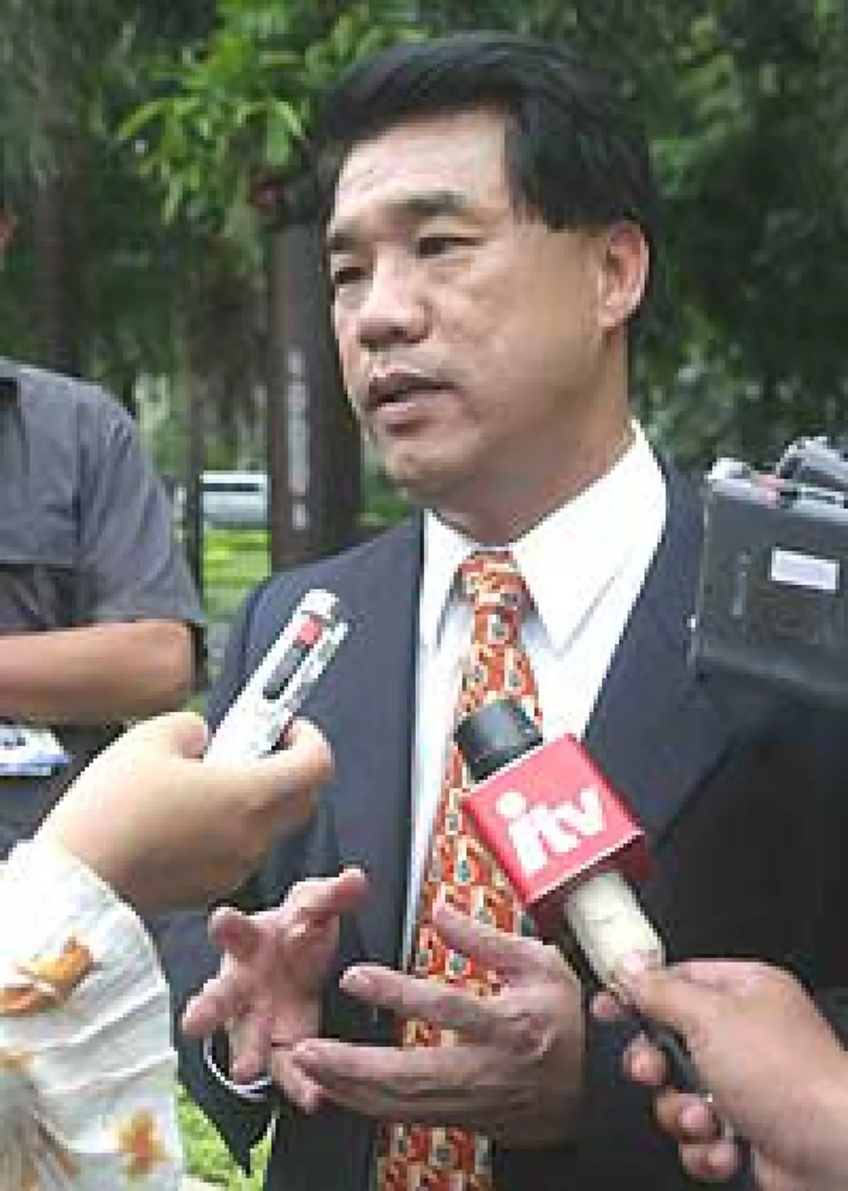 เผยโฉมหน้า!!! เจ้าบุญทุ่ม "วัดพระธรรมกาย" สาวกตัวท็อป รวยเว่อร์วังอลังการระดับ "มหาเศรษฐี" ดีกรีนักการเมือง-ไฮโซ-คนดัง!!!