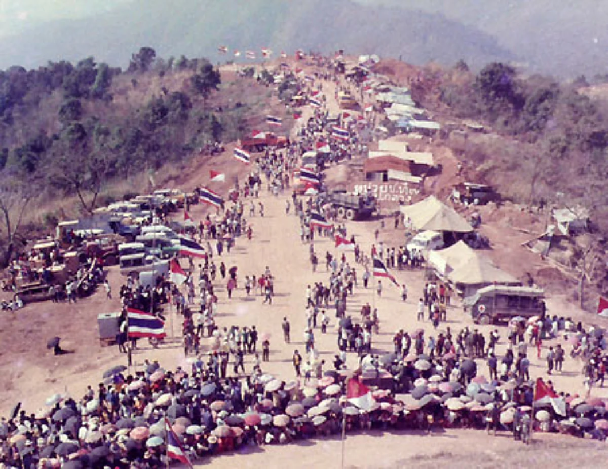 รอยเท้าพ่อ ที่เดียวในประเทศไทย !!! รอยพระบาท รัชกาลที่ 9 บนดอยพญาพิภักดิ์ สัญลักษณ์แห่งความสงบสุข และเป็นปึกแผ่นในชาติไทย !!!