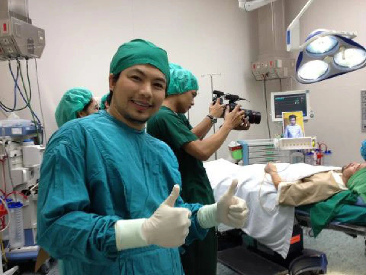 ล้วงลึกชีวิต!!! "หมอสอง" เปิดปากที่แรกเล่าปมแตกหัก หลังแยกทางอดีตภรรยา ไม่เข็ดความรัก...ลงทุนโมหน้าแฟนใหม่ ตามรอย"หญิงแย้" (มีคลิป)