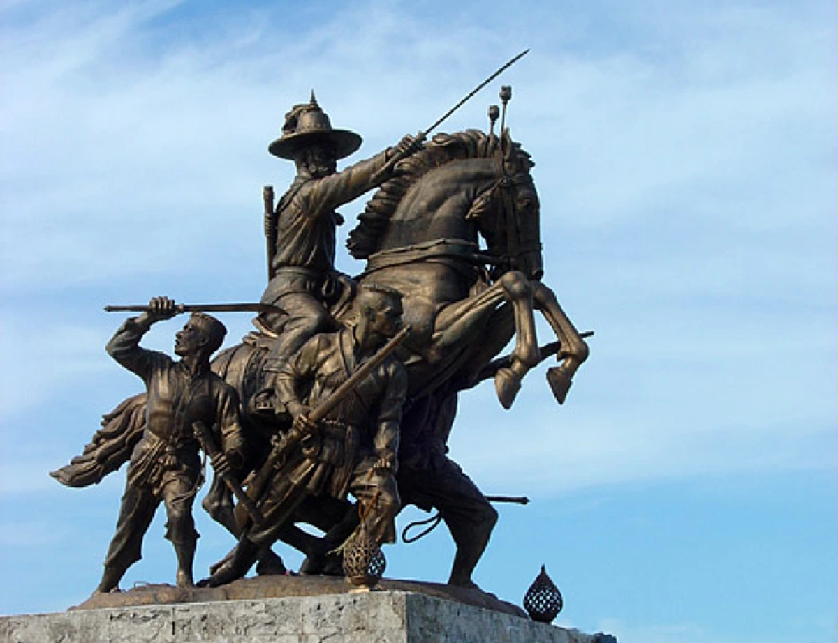 กษัตริย์ตรัสแล้วไม่คืนคำ!! ๒๕๐ ปี ประวัติศาสตร์สำคัญ...พระเจ้าตากสิน บุกตีเมืองจันทบุรี "ทุบหม้อข้าว  ถ้าชนะไม่ได้ก็ตายด้วยกันเสียให้หมด" !!