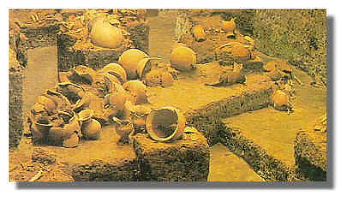 "20มีนาคม"วันนี้ในอดีต ในหลวงรัชกาลที่๙และสมเด็จพระราชินีฯ เสด็จพระราชดำเนินทอดพระเนตรโบราณสถานบ้านเชียง-มรดกโลก เมื่อปีพ.ศ.2515