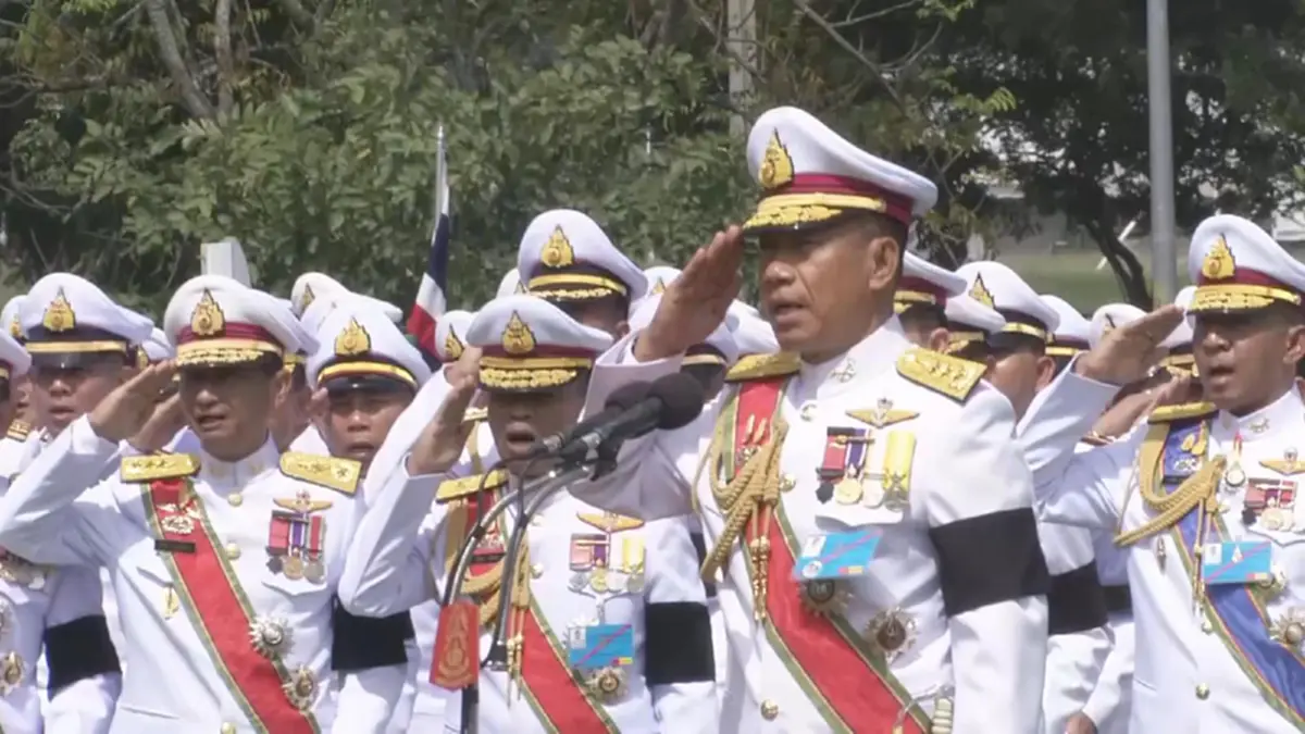 สำนึกในพระมหากรุณาธิคุณ กองทัพภาคที่ 2 รวมกำลังพล จัดแปรอักษรและยืนสงบนิ่ง เพื่อน้อมส่งเสด็จสู่สวรรคาลัย ในหลวงร.9