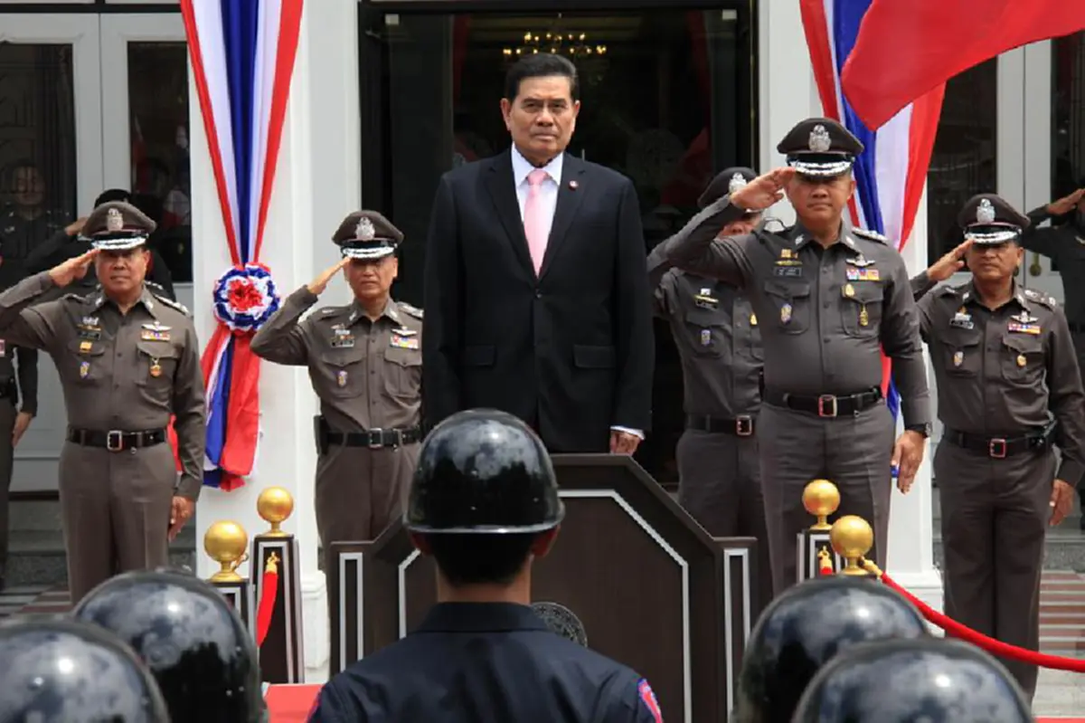 คนเดียวประวัติศาสตร์"ตำรวจไทย" เป็นทั้ง อธิบดีและผู้บัญชาการตำรวจแห่งชาติ..ปฎิรูปตำรวจถอยหลังเข้าคลองต้องถามคนนี้ !! "พล.ต.อ.ประชา พรหมนอก "