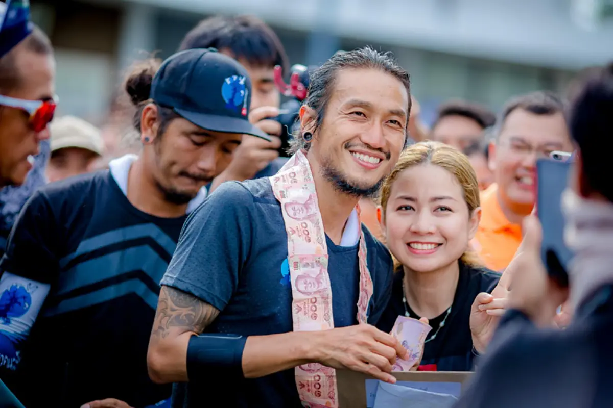 เปิดดูรูป "พี่ตูน"  FN ขอร่วมกระแส สมทบทุน