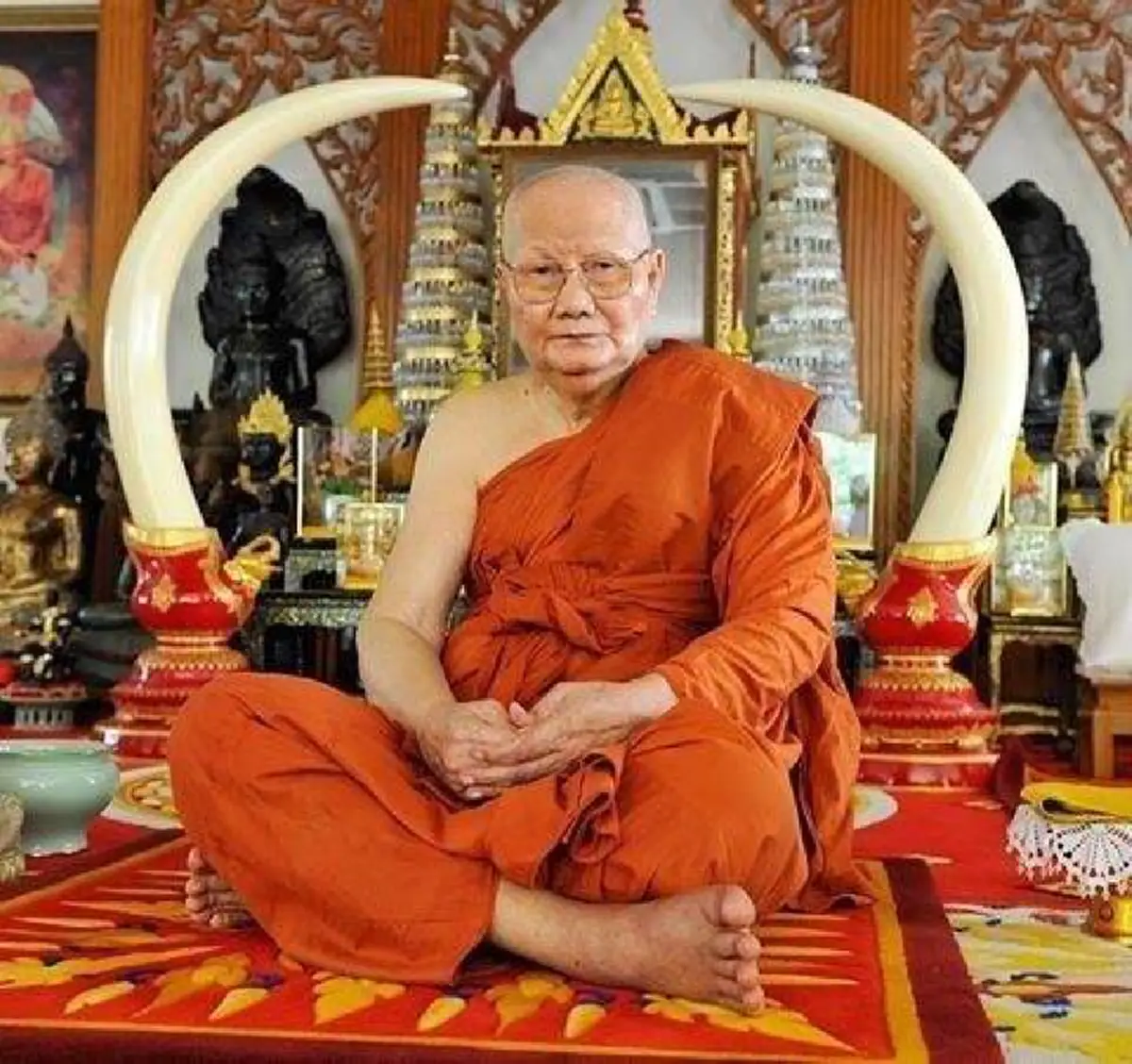 สาธุยาวๆ!! หลวงพ่อจรัล แนะ "๑๐ วิธีใช้หนี้พ่อแม่" ทำตามแนะนำ รับรอง ชีวิตมีแต่ความเจริญ รุ่งเรือง แน่นอน..